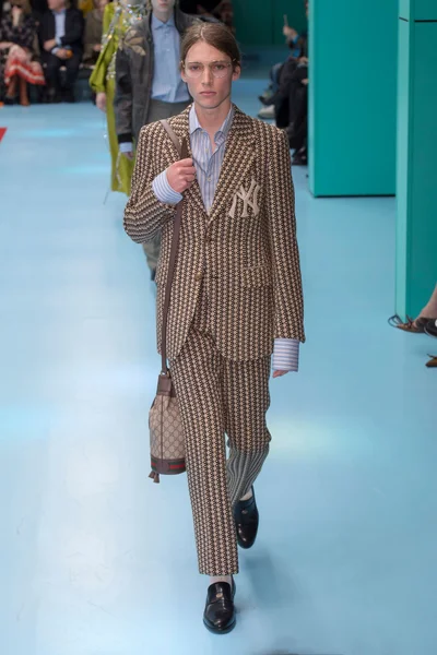 Look 59
